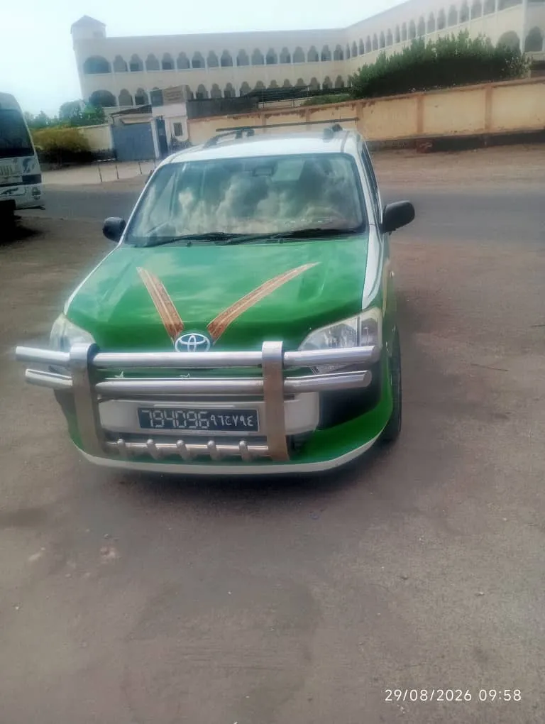 Toyota Probox 2017 essence, taxi en bon état, climatisation à Djibouti listing photo