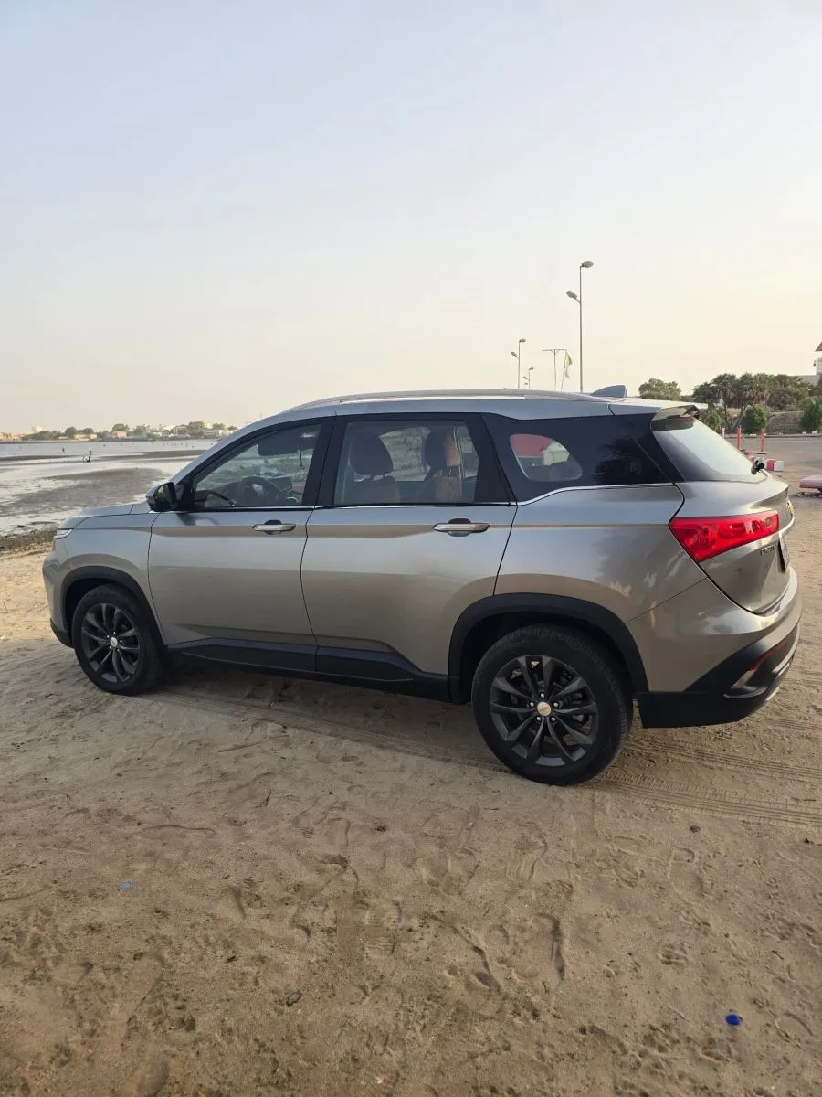 Chevrolet Captiva 2022, SUV en excellent état à Djibouti, photo 1