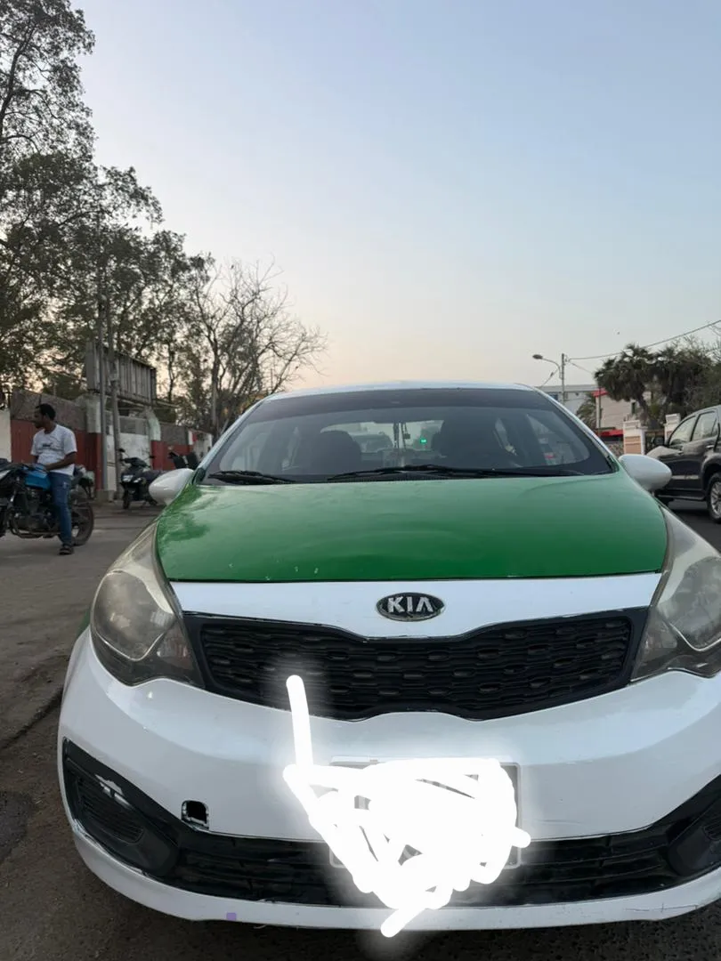 Kia Rio 2016 essence boîte manuelle, idéal taxi à Djibouti, photo 1