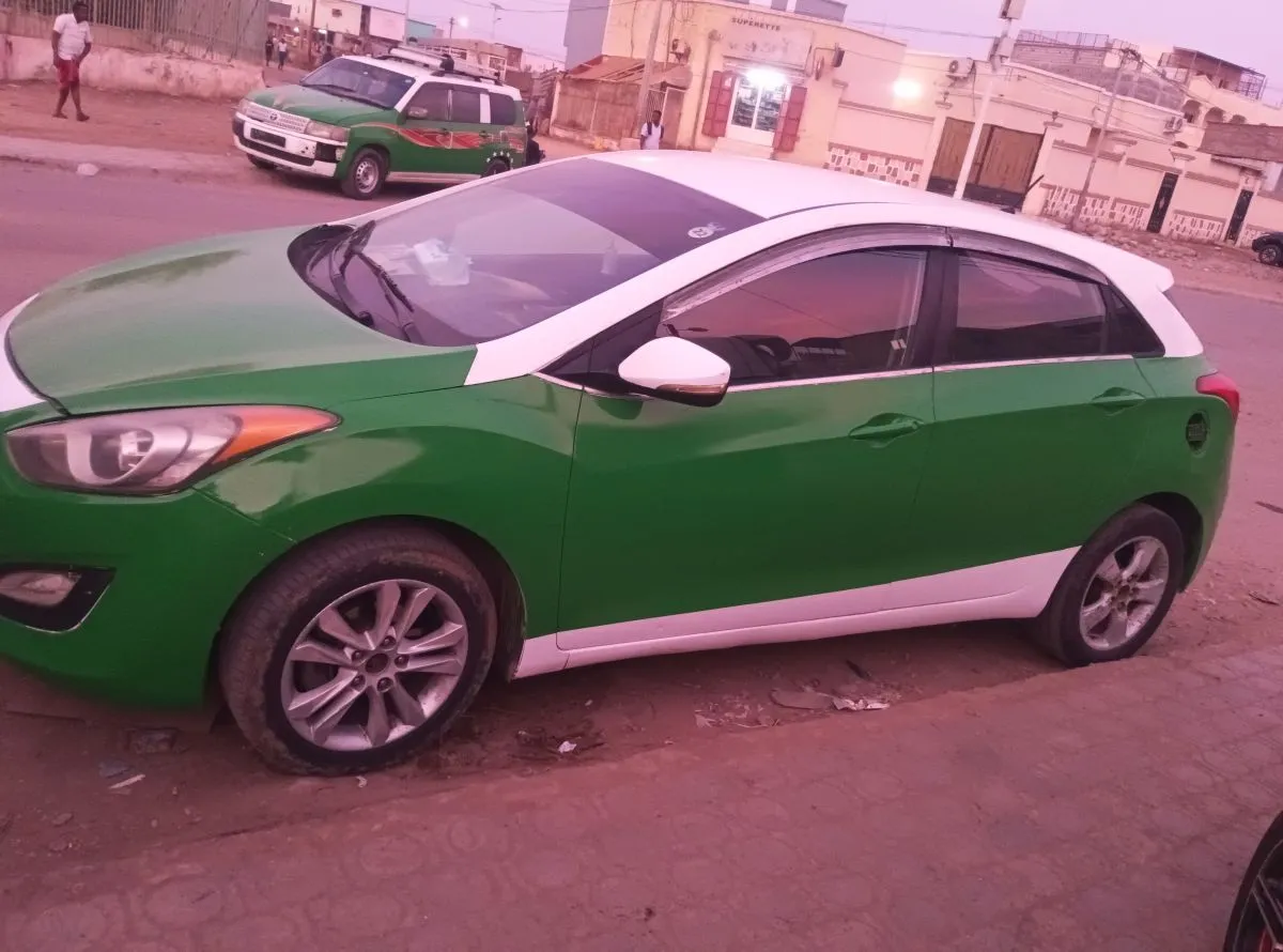 Hyundai i30 2012 diesel boîte automatique en bon état à Djibouti, photo 1