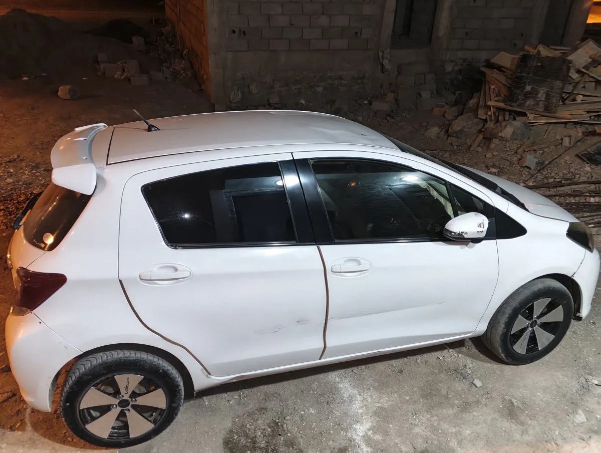 Toyota Vitz 2016 en bon état, bien entretenue à Djibouti, photo 1