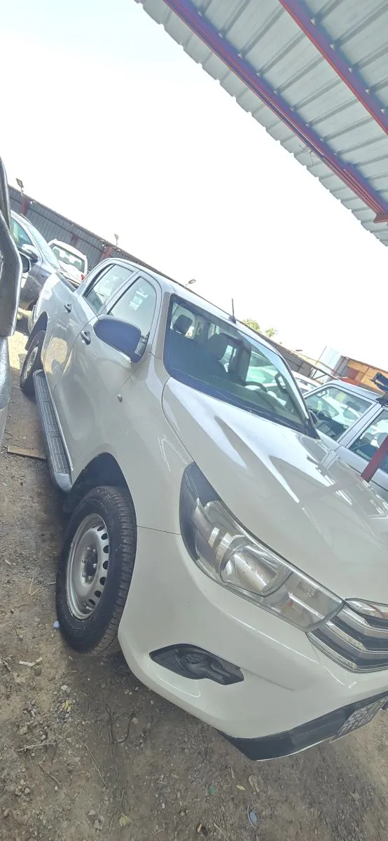 Toyota Hilux 2015 diesel en bon état à Djibouti listing photo