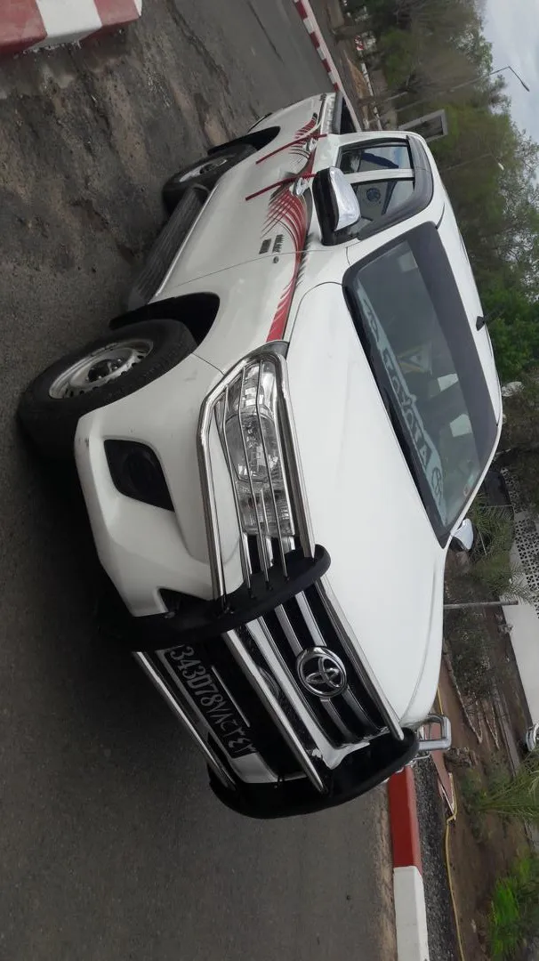 Toyota Hilux 2016 Diesel Manuelle en excellent état à Djibouti listing photo