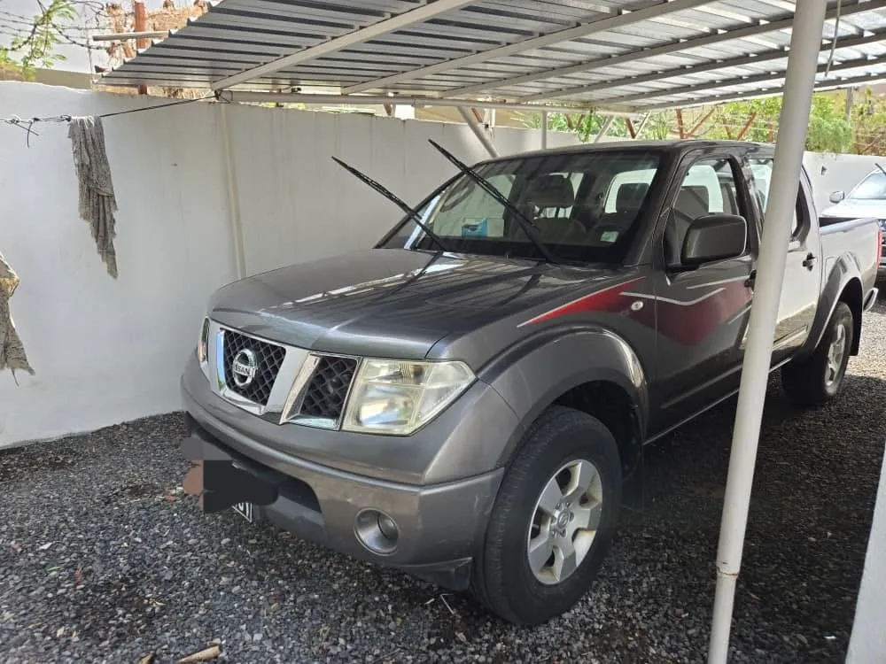 Nissan Navara 2013 4x4 diesel,manuelle,clim fonctionnelle à Djibouti listing photo