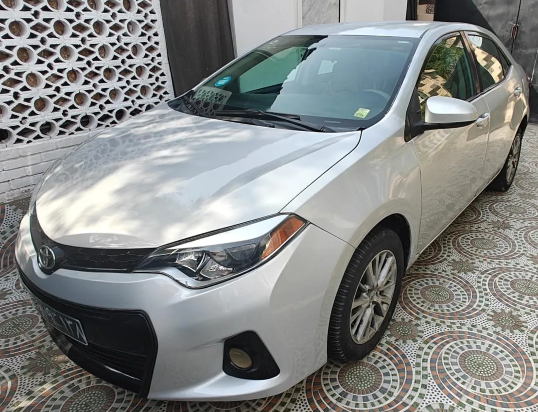 2016 Toyota Corolla listing photo