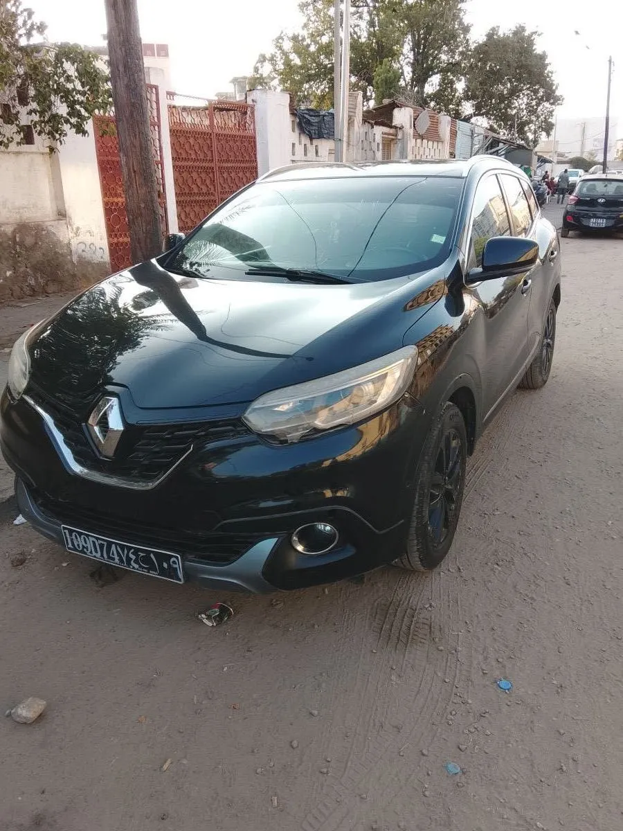 Renault Kadjar 2017 essence, boîte automatique, bon état à Djibouti, photo 1