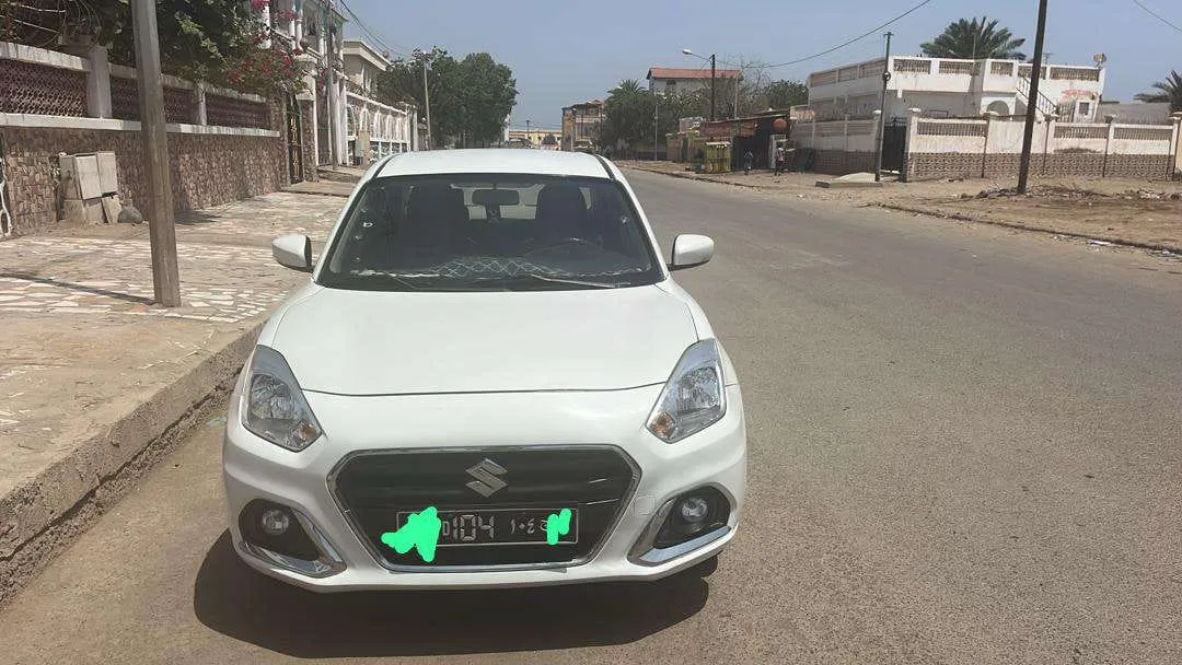 Suzuki Dzire 2024, essence, boîte automatique à Djibouti listing photo