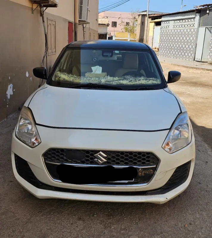 Suzuki Swift 2020 essence boîte automatique en très bon état à Djibouti listing photo