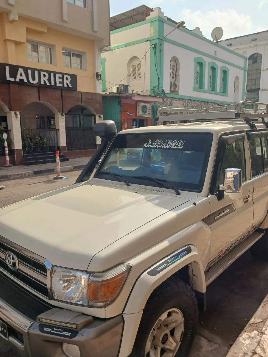 Toyota Hardtop 2025 full option diesel automatique à Djibouti listing photo