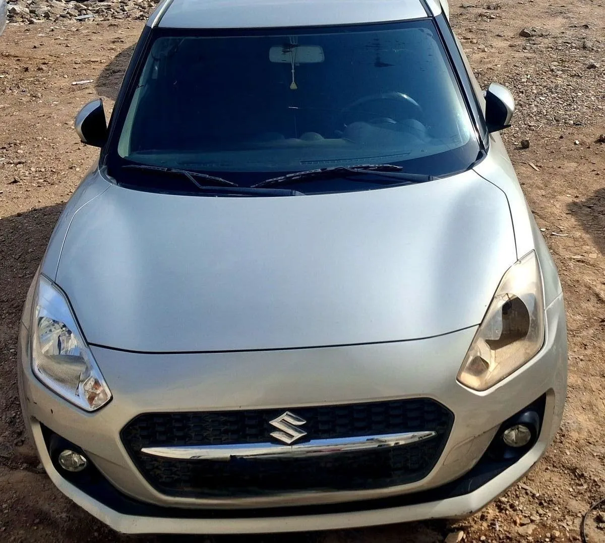 Suzuki Swift 2023 argent métallisé boîte automatique à Djibouti, photo 1
