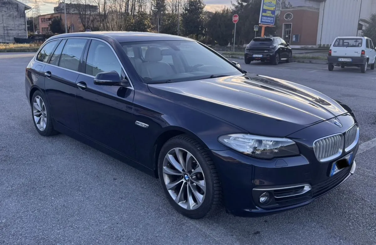 BMW 520d Xdrive Touring Modern, diesel, boîte automatique à Djibouti, photo 1