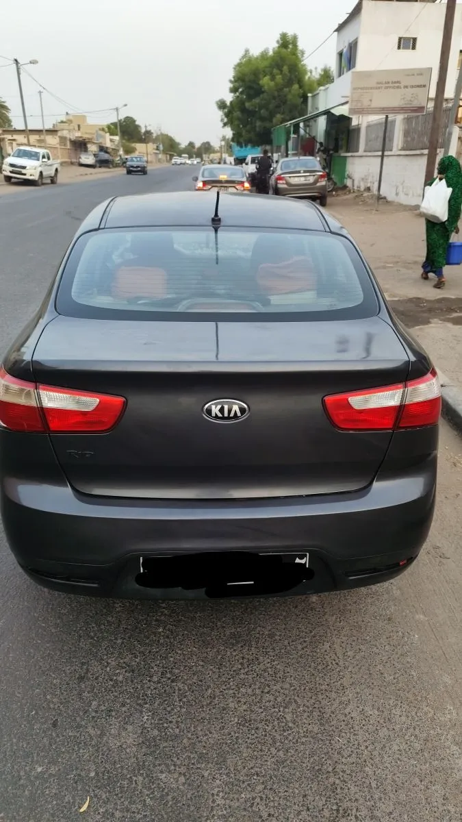 Kia Rio Essence en Très Bon État à Djibouti listing photo