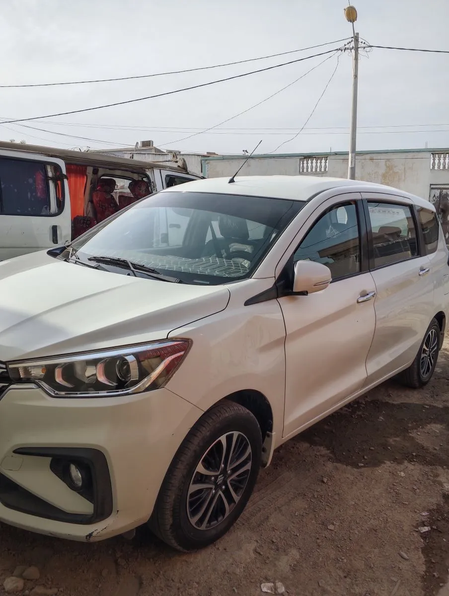 Suzuki Ertiga 2024 blanche, première main, excellent état à Djibouti listing photo