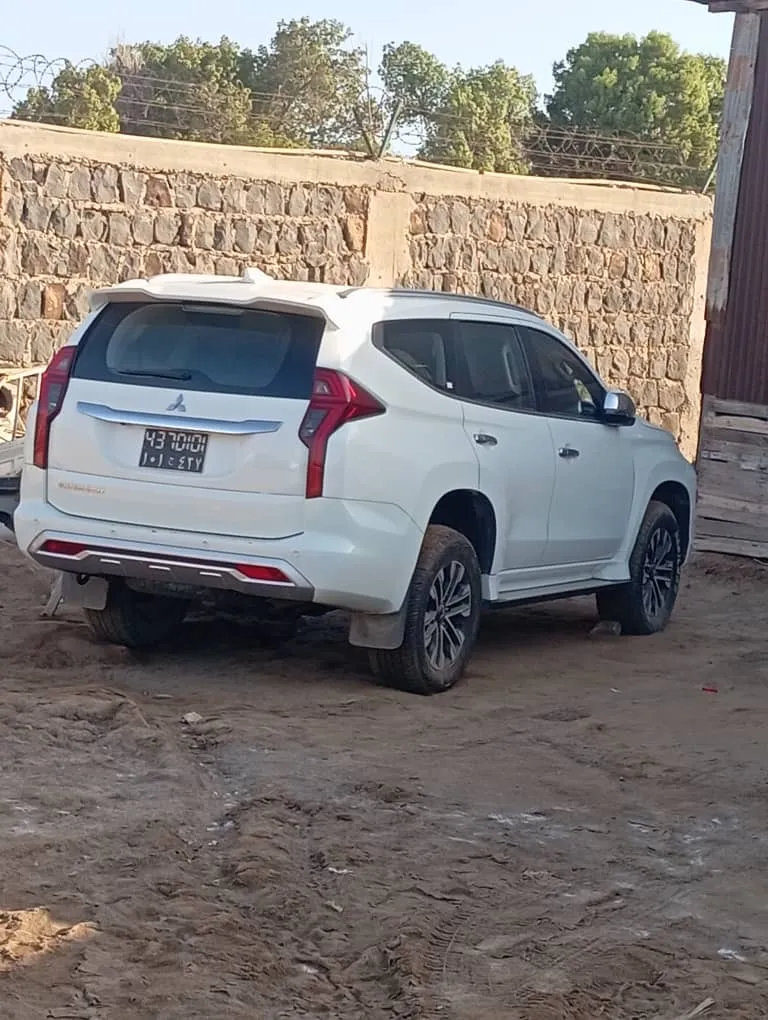 Mitsubishi Montero Sport neuf, intérieur neuf, plaque D101 à Djibouti listing photo
