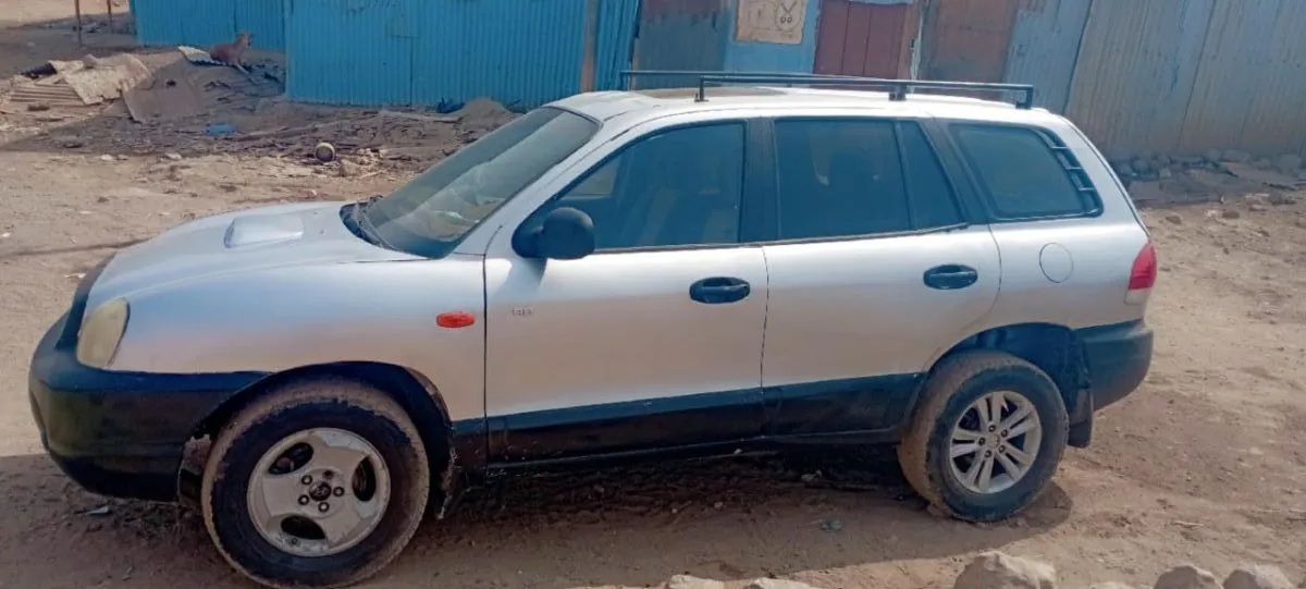 Hyundai Santa Fe 2004 en excellent état à Djibouti à Djibouti listing photo