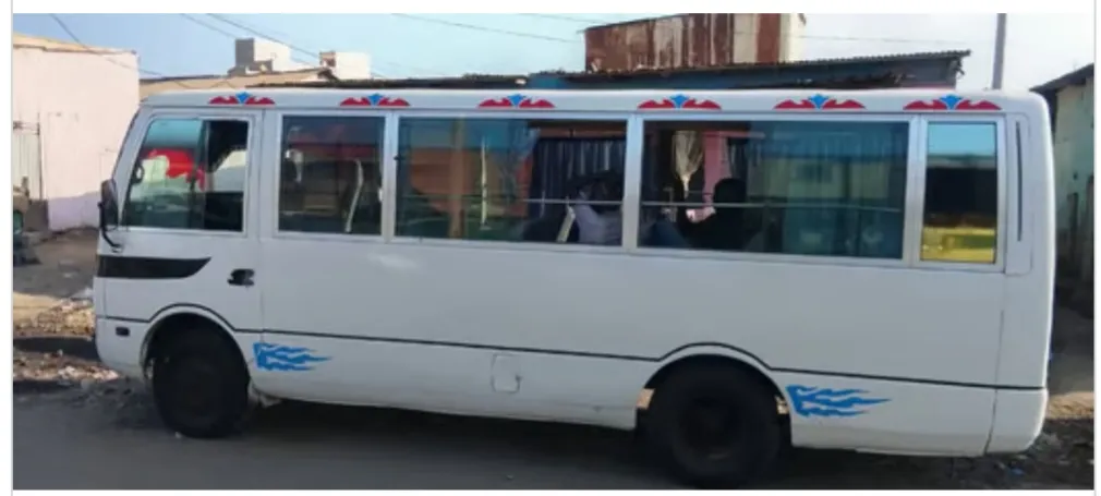 Bus diesel manuel 2023 en excellent état à Djibouti, photo 1
