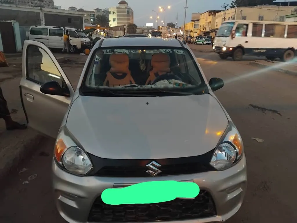 Suzuki Alto 2021 essence, manuelle, en très bon état à Djibouti, photo 1