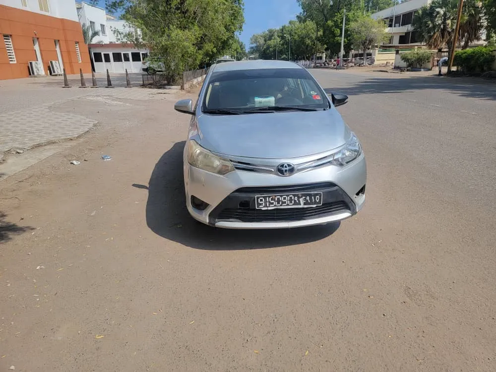 Toyota Yaris 2013 essence boîte automatique excellent état à Djibouti listing photo